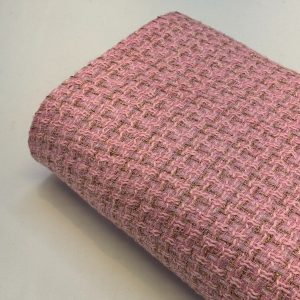 پارچه بافت شانل صورتی خط طلایی